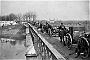 1917 Truppe inglesi dirette a nord attraversano il ponte di Borgomagno e un ponte sul Brenta. (Oscar Mario Zatta)) 3